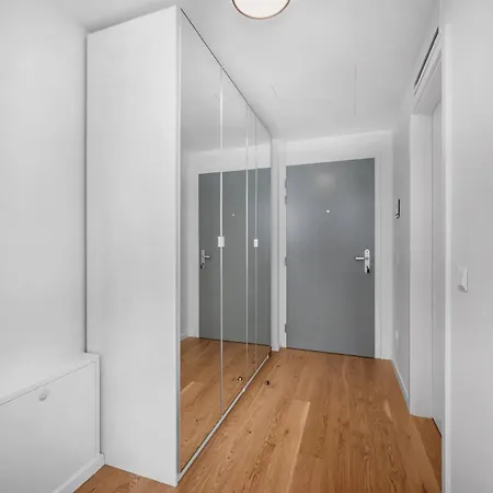 Castle And Danube View * ブラチスラヴァ